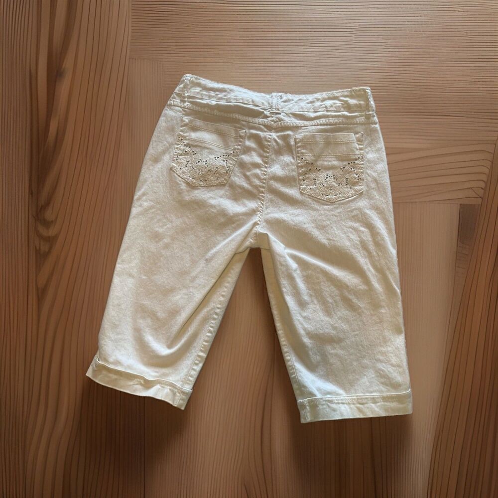 Gloria Vanderbilt Gabby Skimmer Size 12 White Denim Embellished Good Condition - Picture 2 of 16